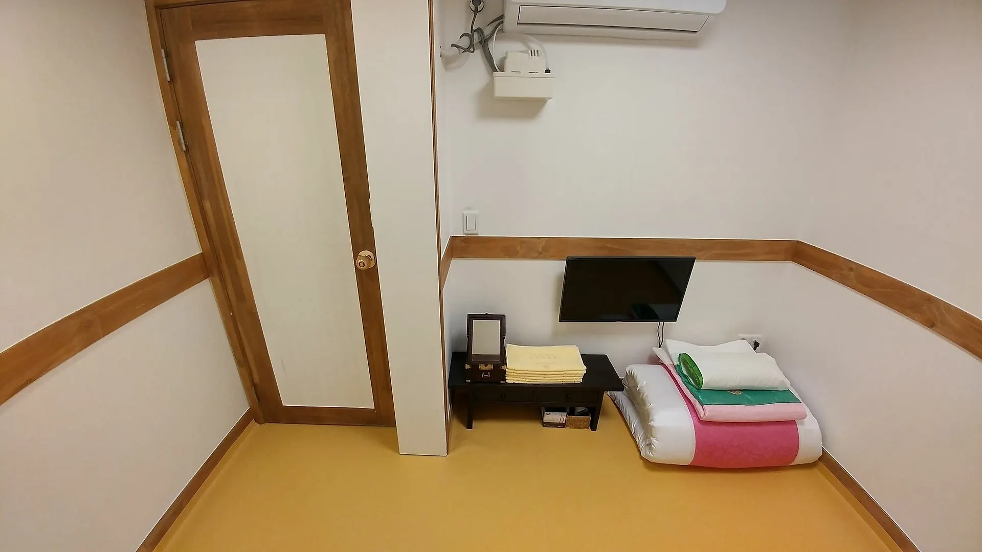 So Hyeon Dang Hanok Guesthouse Seoul South Korea
