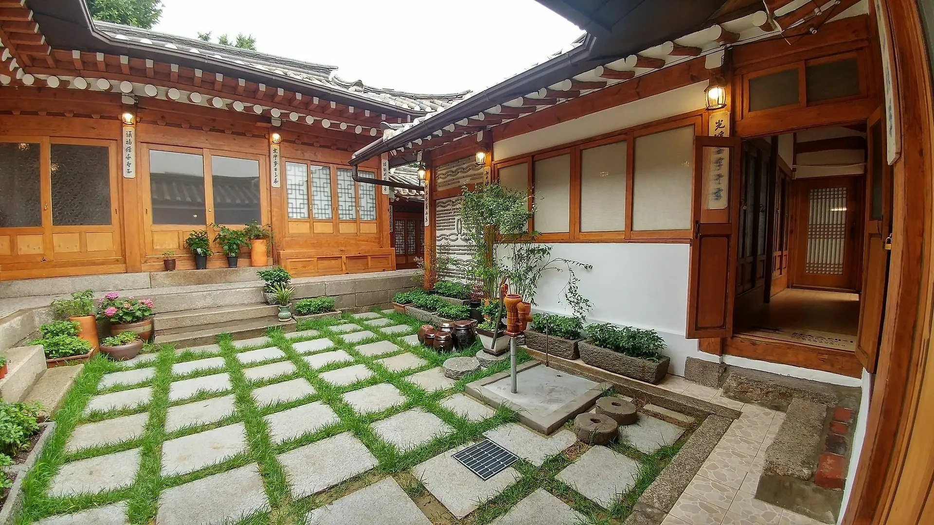 Hotel So Hyeon Dang Hanok Guesthouse Seoul