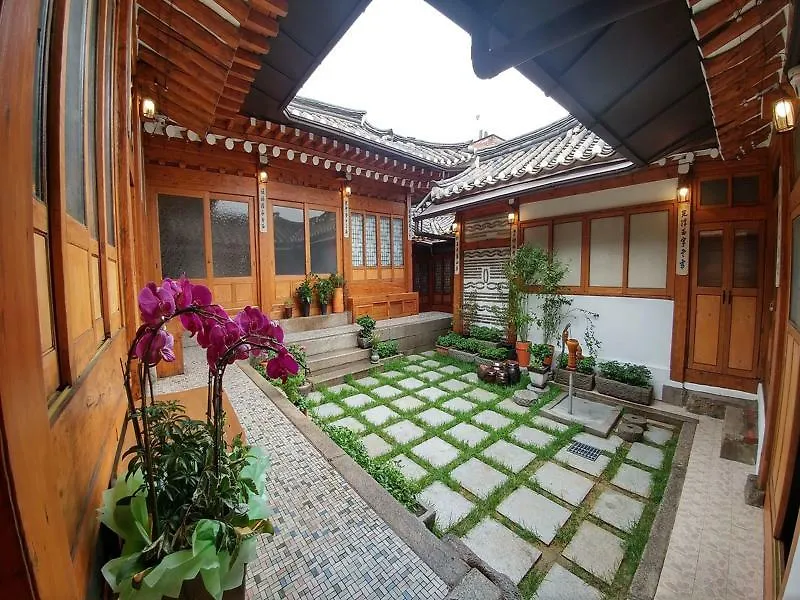 So Hyeon Dang Hanok Guesthouse Seoul South Korea